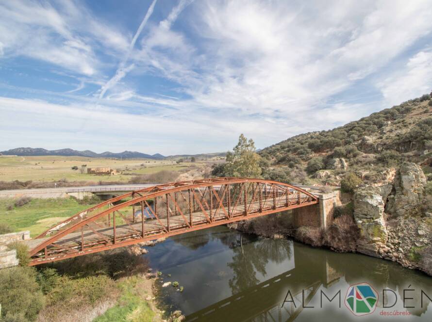 Puente de Hierro de Chillón