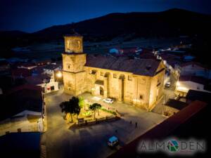 Iglesia de San Benito Abad de noche