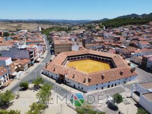 Vista de la Plaza de Toros Hexagonal de Almadén