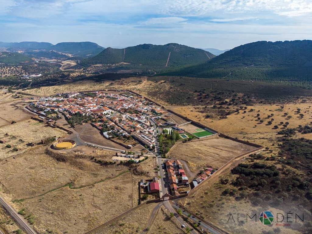 Almadenejos y su muralla